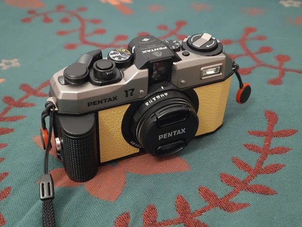 Pentax 17